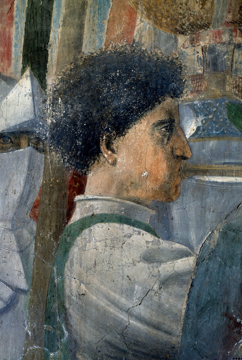 A lenda da verdadeira cruz, a vitória de Constantino na batalha da ponte de Milvian, detalhe de um soldado soprando uma trombeta, completou 1464 afrescos de Piero della Francesca
