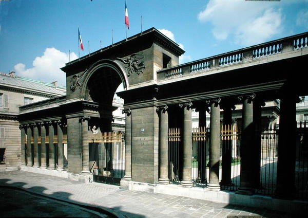 Vista, de, a, entrada, de, a, hotel, de, Salm, palais legion dionista, construído, 1782-87 de Pierre II Rousseau