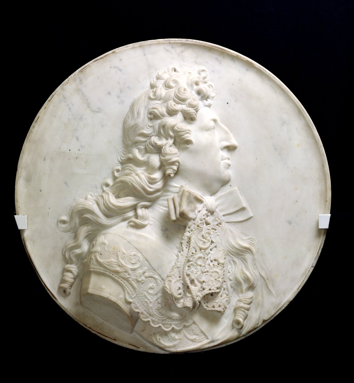 Medalhão de retrato de Luís XIV (1638-1715) c.1685 (mármore) de Pierre Puget