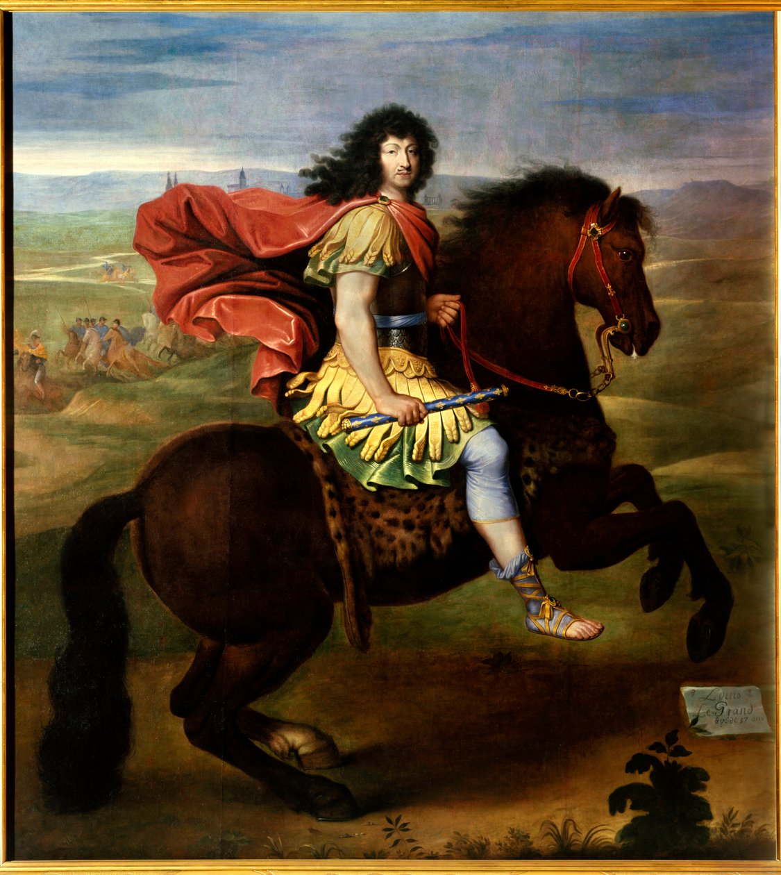 Retrato equestre de Luís XIV (37 anos de idade). O Rei da França Luís XV, conhecido como Le Bien Aime (1710-1774), representa em armadura, sapatos de sandália e segurando um pau azul com flores de lírio. Pintura do atelier de Pierre Mignard (1612-1695) de Pierre (studio of) Mignard