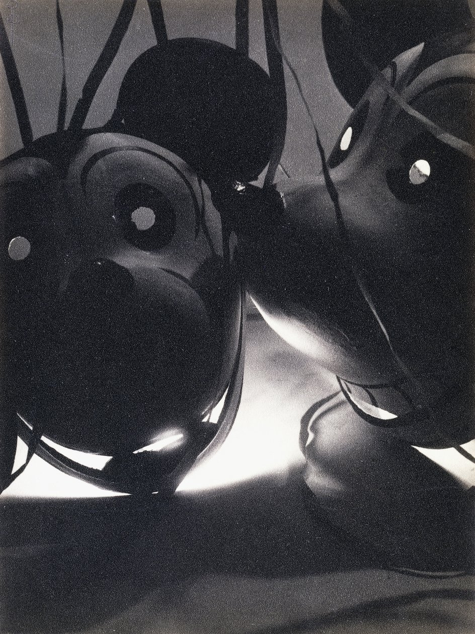 Balões do Mickey Mouse, c.1932 (impressão em prata gelatinosa, em papel Gevalux) de Pierre Dubreuil