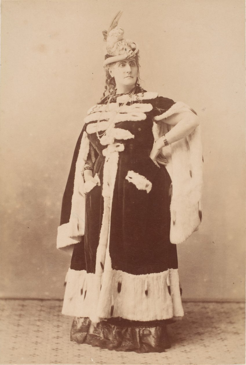 [La Comtesse em Ermine Cape], década de 1860. de Pierre Louis Pierson