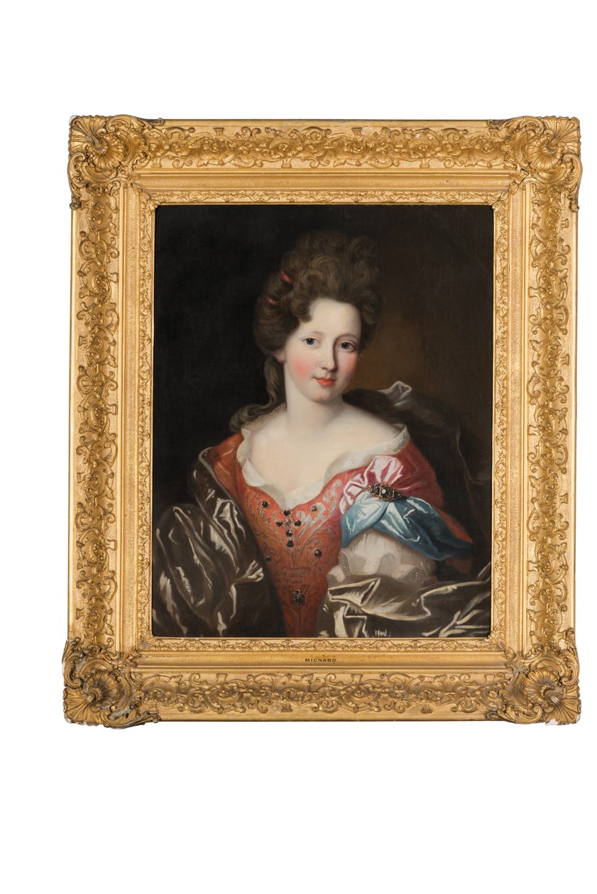 Retrato de Madame Valentinous, meio comprimento, em um vestido bordado vermelho com um envoltório azul e cinza de Pierre Mignard