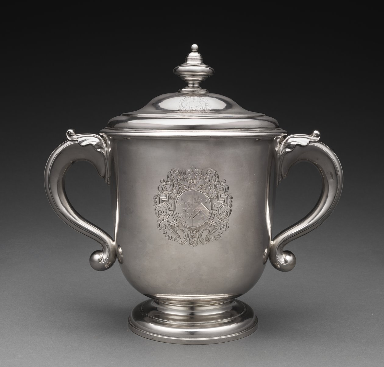 Copo coberto de Pierre Platel