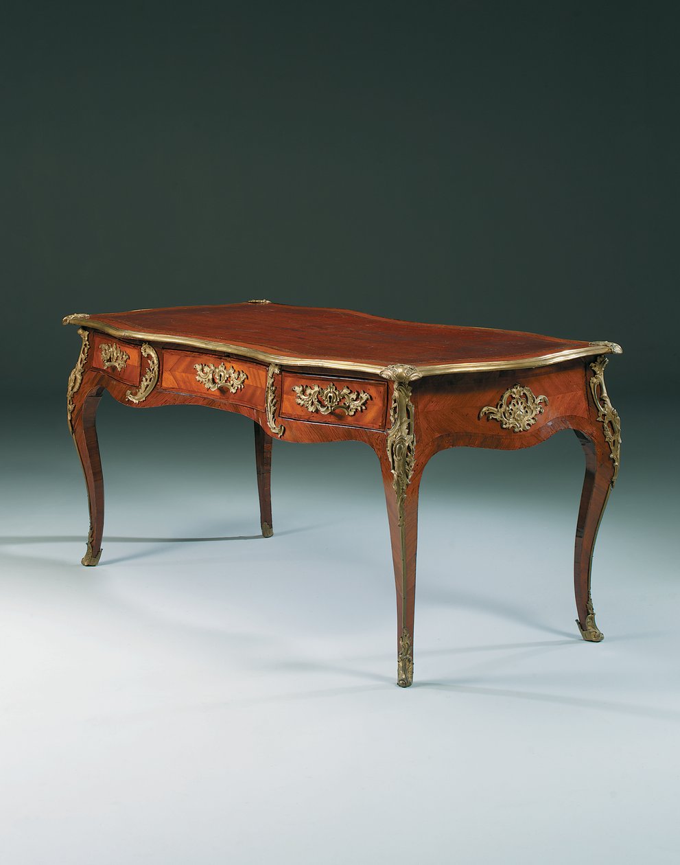 Mesa plana Louis XV de Pierre Roussel