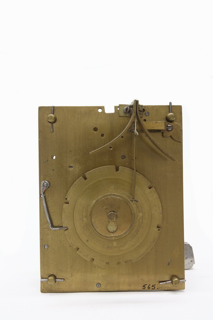 A placa traseira do movimento de um relógio de mesa, c.1660 (madeira e latão) de Pieter Visbach