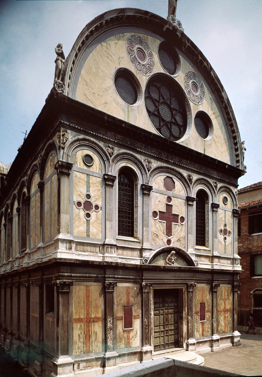 Fachada da Igreja de Santa Maria dos Milagres feita por Pietro Lombardo (1435-1515) 1481-1489 Veneza, Itália de Pietro Lombardo