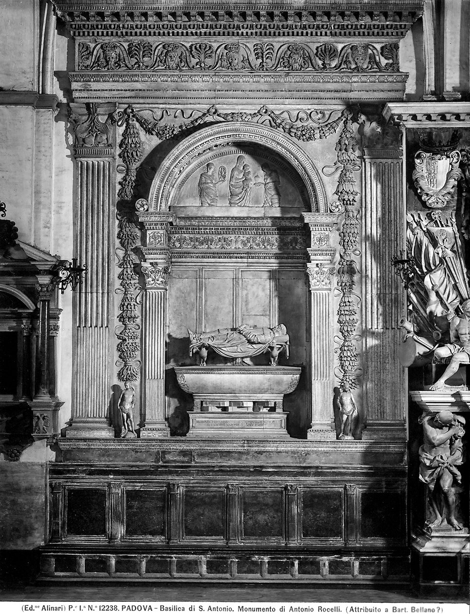 Monumento a Antonio Roselli (mármore) de Pietro Lombardo