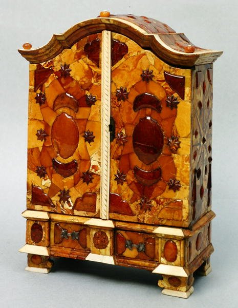 Gabinete Âmbar do Rei Stanislaw August Poniatowski (1763-1813) c.1771 (âmbar) (ver também 253563) de Polish School