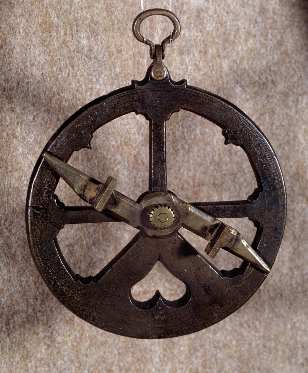 Instrumento de medição: Astrolábio náutico português do século XVI. Oxford. Universidade de Portuguese School
