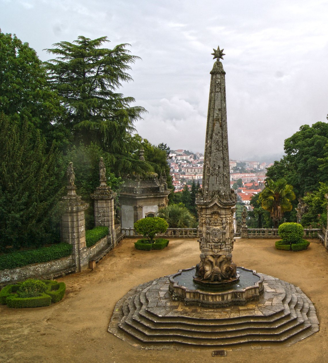 Santuário de Nossa Senhora dos Remédios obelisk, Lamego, Portugal. 1738 (granite) de Portuguese School