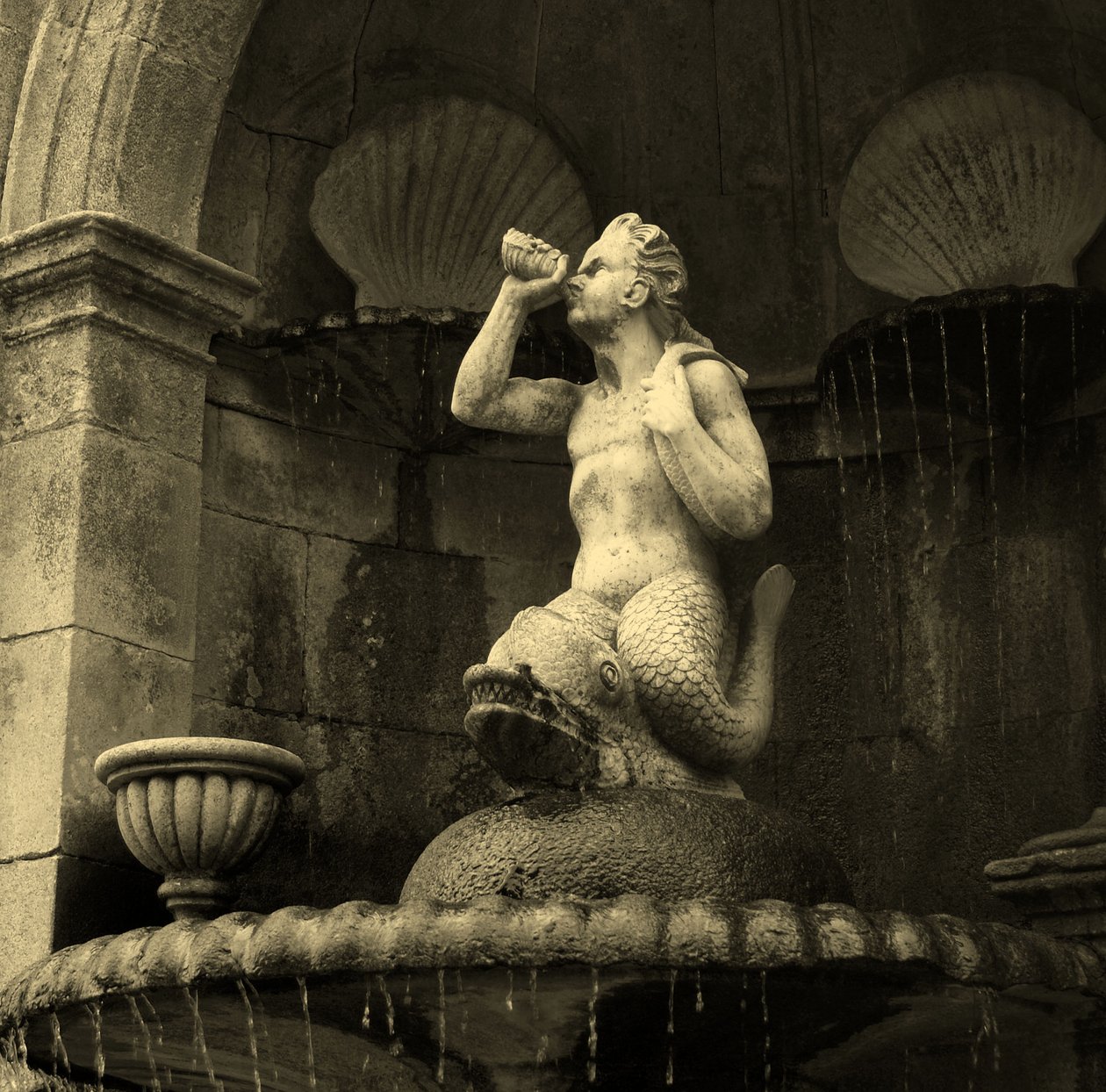 Triton Fountain, Santuário de Nossa Senhora dos Remédios, Lamego, Portugal 1738 (stone) de Portuguese School