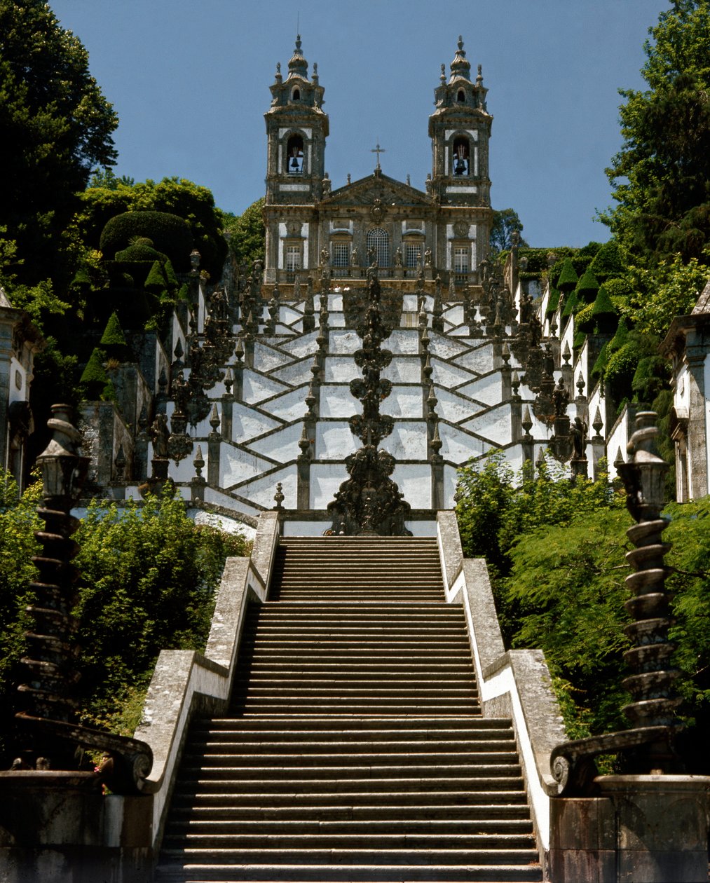 Vista do santuário do Bom Jesus do Monte de Portuguese School