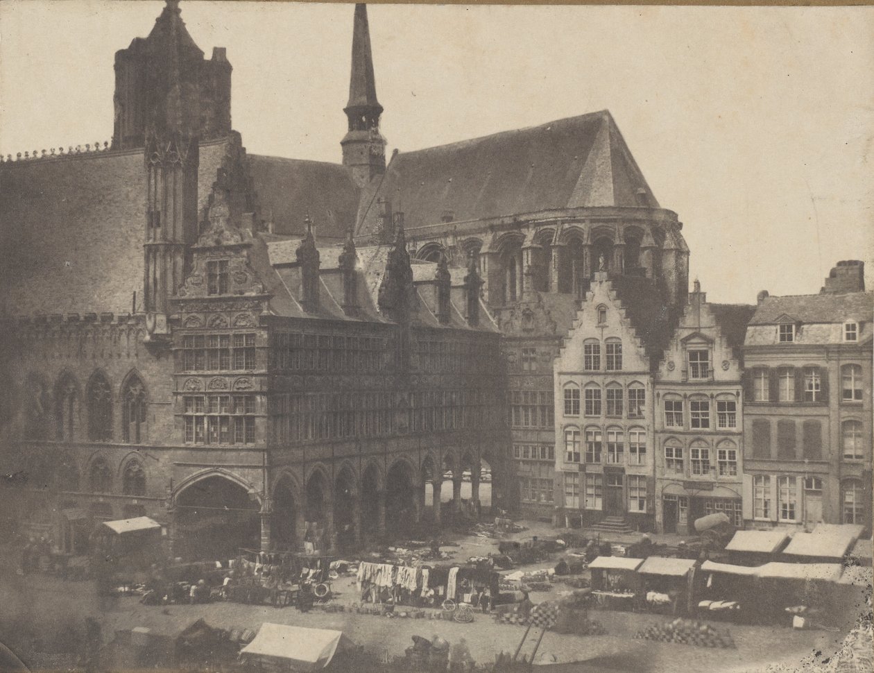 Praça do Mercado em Ypres, ca. 1851. de Possibly by Louis Désiré Blanquart évrard.
