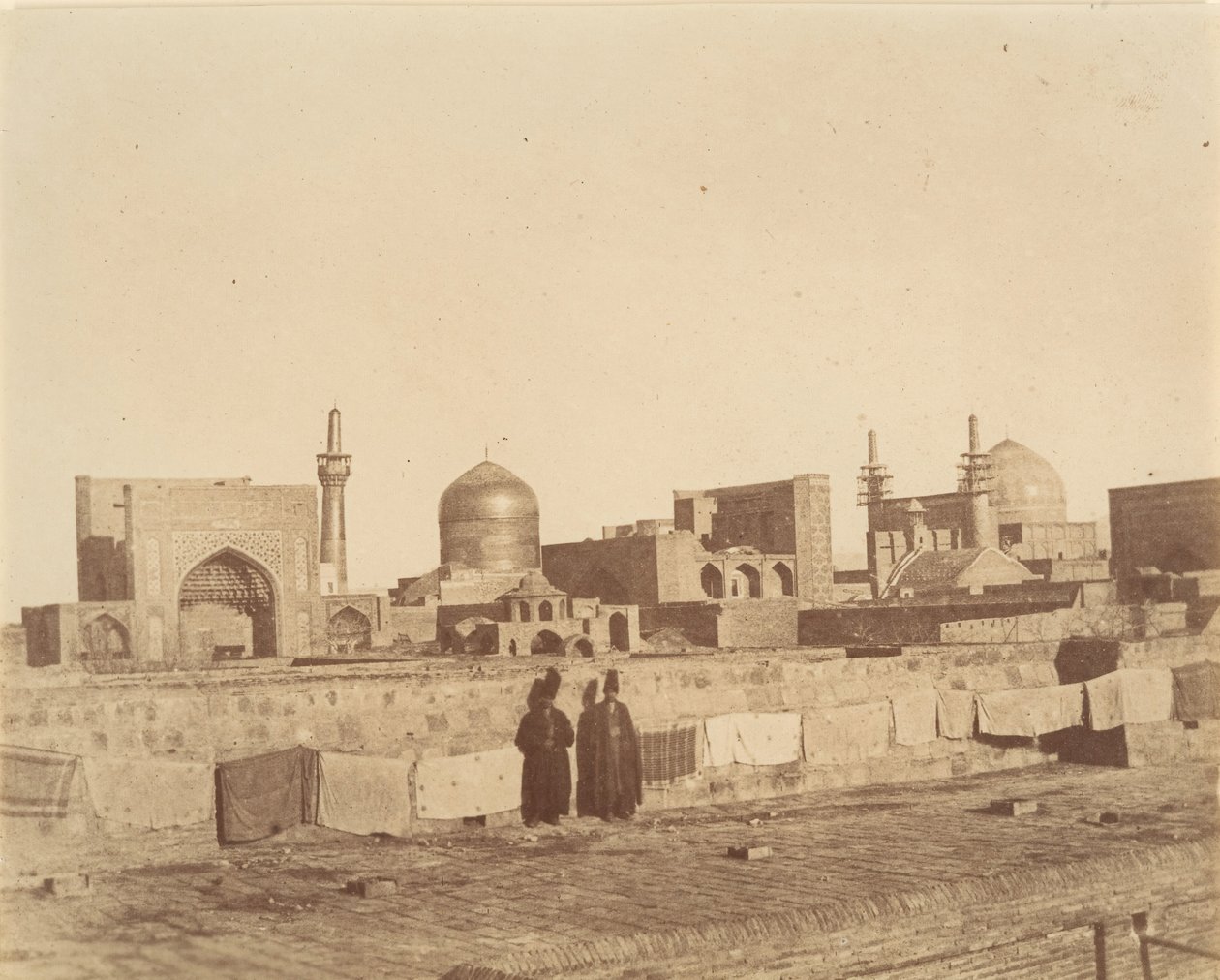 [Uma visão geral do MESHED do telhado de um hamam.], 1840s-60s. de Possibly by Luigi Pesce.