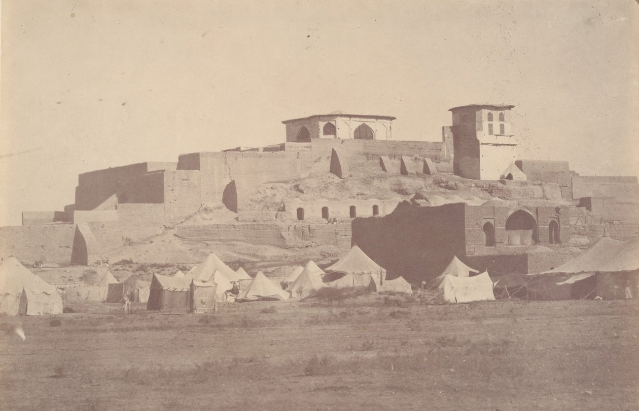 [Uma cidadela persa nos arredores de Sultaniye], 1840s-60s. de Possibly by Luigi Pesce.