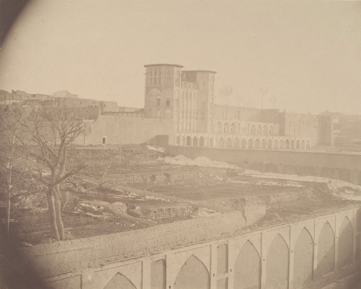 [Vista de Kermanshah, Capital do Curdistão], 1840-60s. de Possibly by Luigi Pesce.