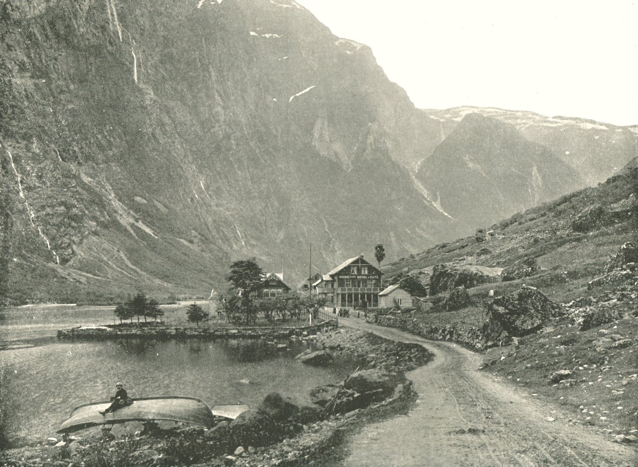 Estação Telefônica e Hotéis, Gudvangen, Noruega, 1895. de Poulton and Co