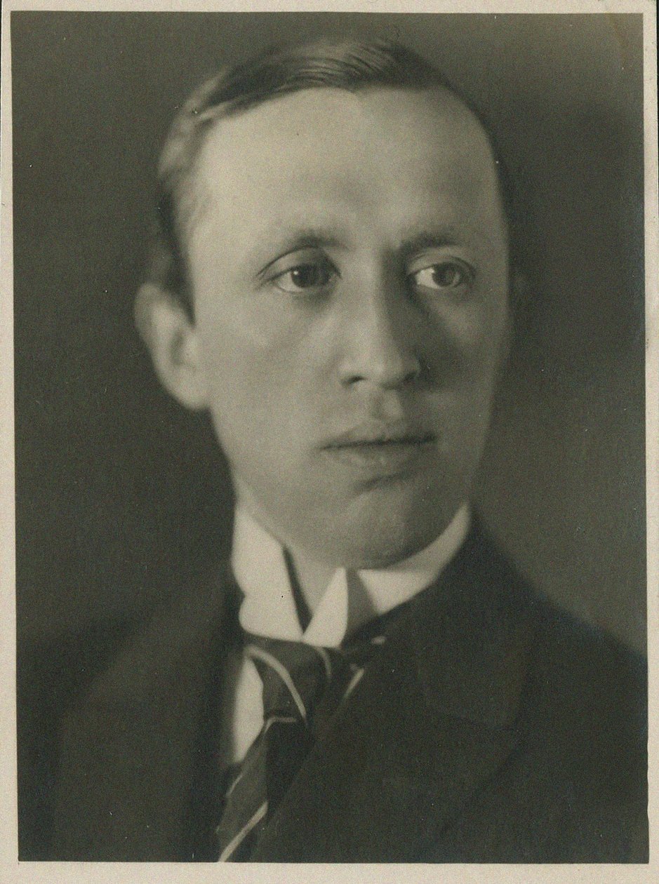 Retrato de Karel Capek 1890-1938, 1930. de Prague . Photo studio Vanek