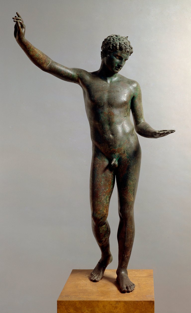 Arte grega: estátua de bronze do "jovem da Maratona" (efebe) representando o adolescente atleta Hermes atribuída ao escultor Praxitele (século IV a.C.), 460 a.C., Dim. 130 cm - Athenes, Museu Nacional de Arqueologia (inv. 15118) - A Juventude Maratona (efe de Praxiteles