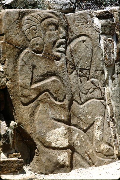 Escultura de uma figura de Danzante (dança), c.600-200 aC de Pre Columbian Pre Columbian