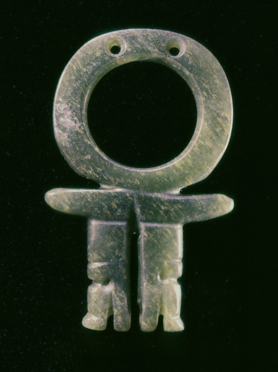 Pendente circular com duas cabeças de jacaré, de Guacimo, área de Linea Vieja (jade verde médio) de Pre Columbian Pre Columbian
