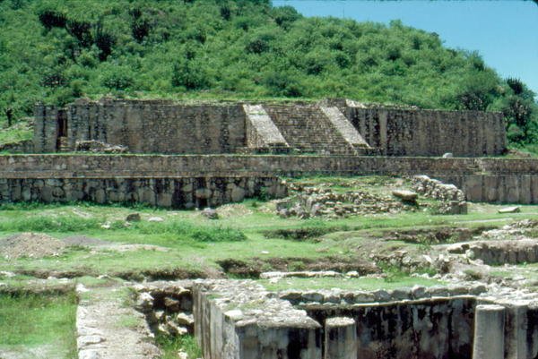 Plataformas em Center Plaza de Pre Columbian Pre Columbian