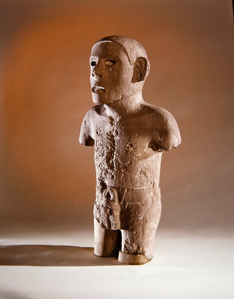 Figura em pé, cultura asteca (pedra vulcânica) de Pre Columbian Pre Columbian