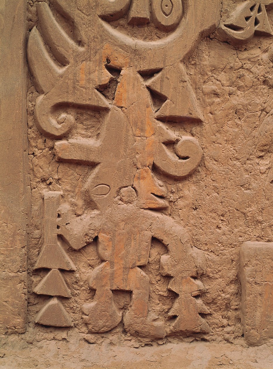 Detalhe dos relevos no Templo Huaca el Dragon (pedra) de Pre Columbian Pre Columbian