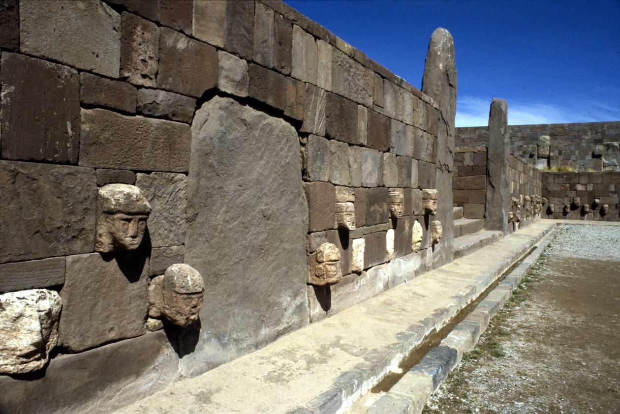 Sítio arqueológico pré-colombiano de Tiahuanaco, Bolívia. de Pre Columbian Pre Columbian
