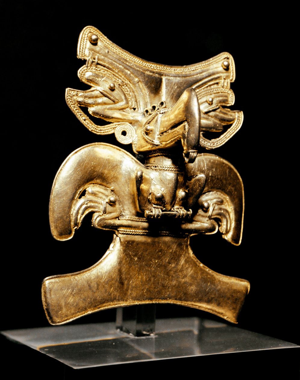 Arte pré-colombiana, civilização Tairona: pingente em forma de ave em ouro. 10-16º AD. Bogotá, Museo de oro de Pre Columbian Pre Columbian