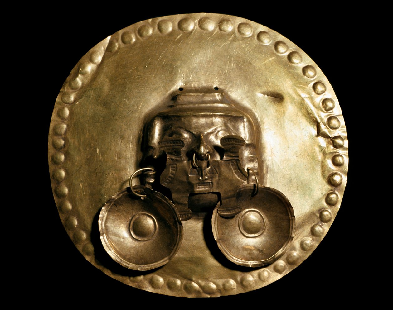 Civilização pré-colombiana Calima: peitoral dourado. Século 7-15 Bogotá, Museo de Oro Colombia de Pre Columbian Pre Columbian