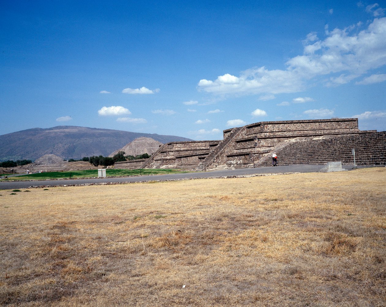 Civilização pré-colombiana: vista do local de Teotihuacan (300 AC-600 AD): o templo (ou pirâmide) do sol. México de Pre Columbian Pre Columbian