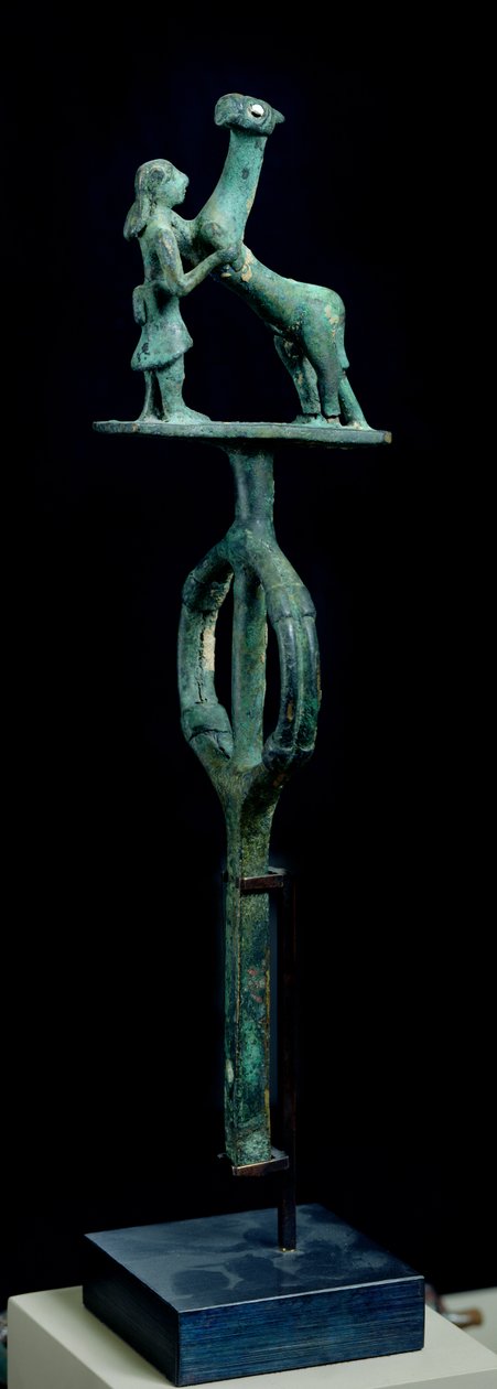 Rein guia de uma carruagem, de Bogazkoy, Turquia, 4000-3000 aC (bronze) de Prehistoric