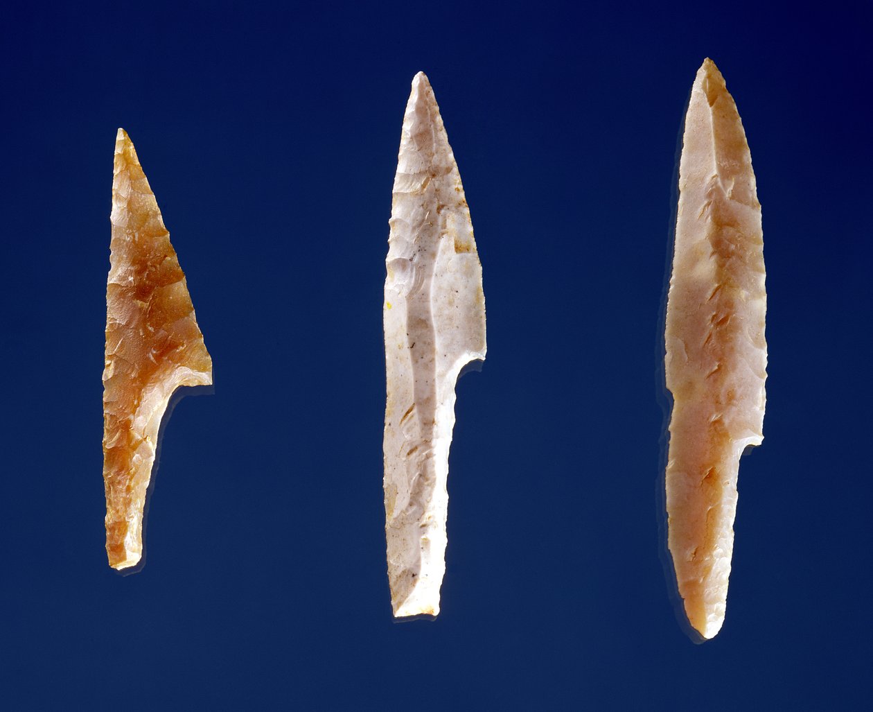 Três pontos serrilhados, de Volgu, período de Solutrean, 20000-15000 aC (sílex) de Prehistoric