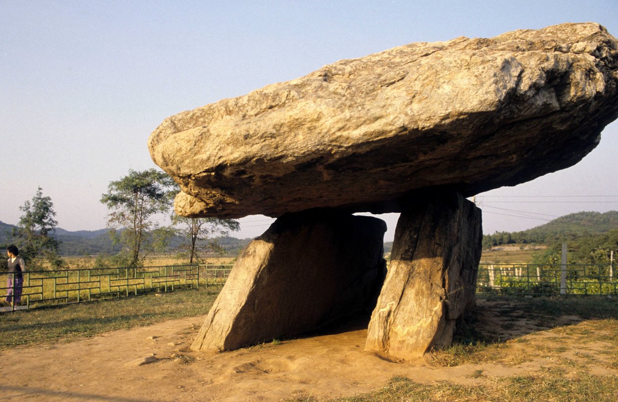Dolmen para Kanghwa, na Coreia do Sul. de Prehistoric Prehistoric