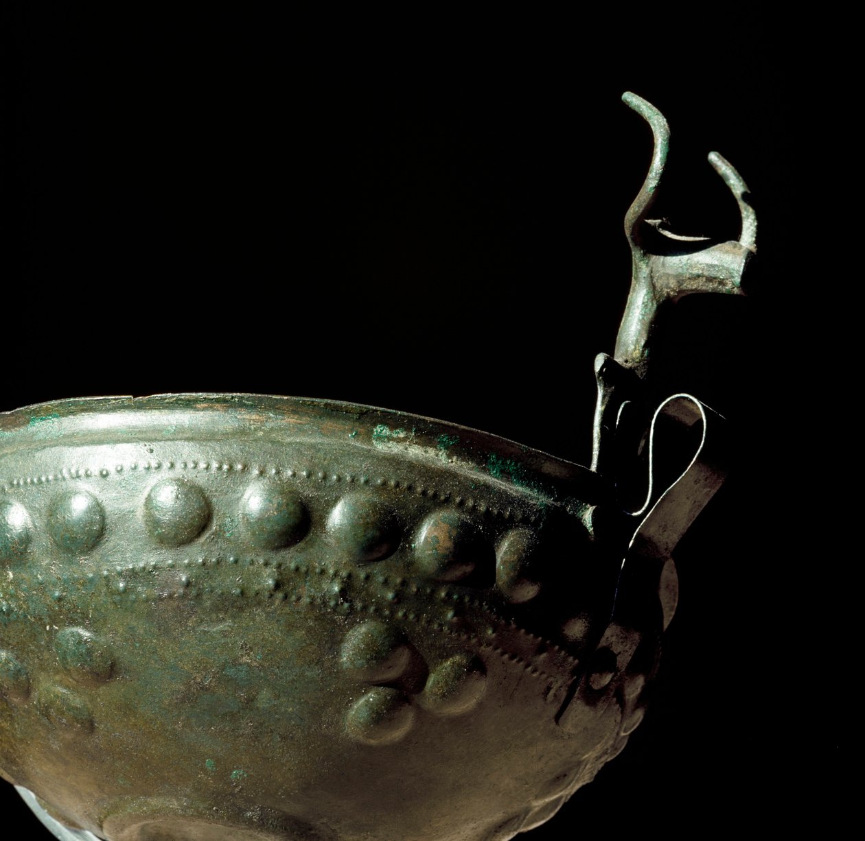 Civilização etrusca: taça de bronze da necrópole de Tolfa, Lazio. Século X a.C. Roma, Museo Nazionale Preistorico Etnografico Luigi Pigorini de Prehistoric Prehistoric