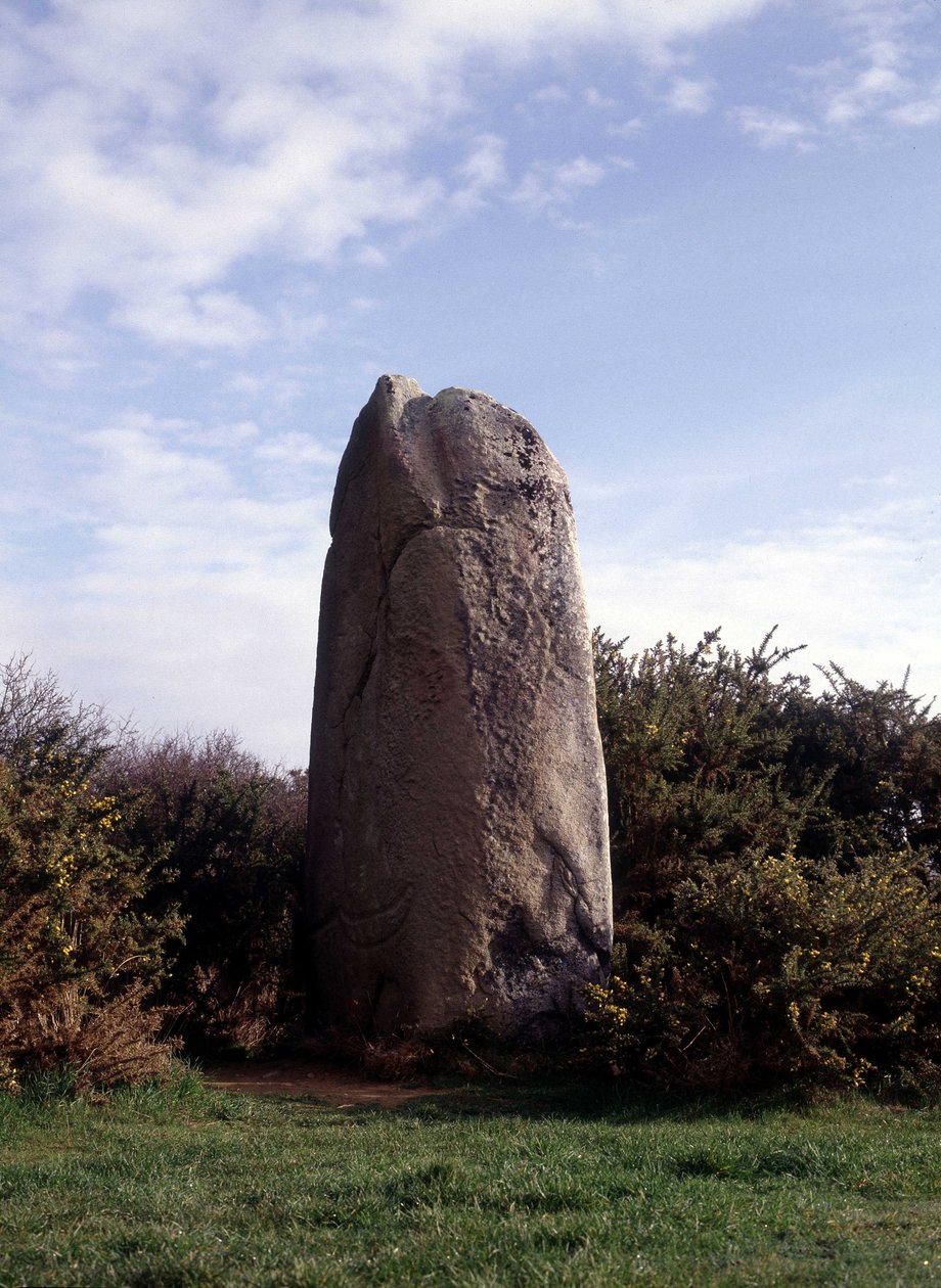 Menhir na península de Rhuys (56). de Prehistoric Prehistoric