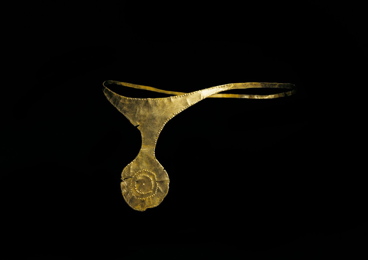 Arte pré-histórica, Idade do Bronze. Cultura de "El Argar". Diadema de "Caravaca ou Cehegin" em ouro. Museu Arqueológico de Madrid, Espanha. de Prehistoric Prehistoric