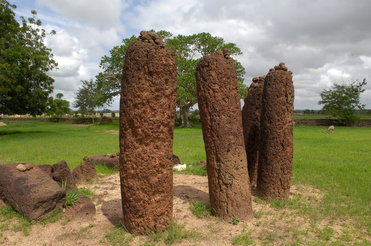 Pré-história: Círculo megalítico de pedras de Wassu, Gâmbia (foto) de Prehistoric Prehistoric