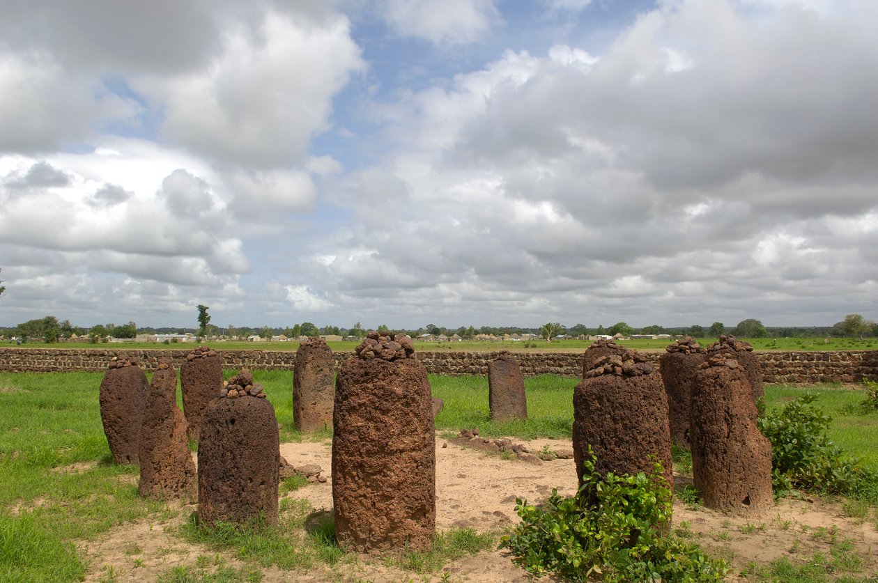Pré-história: Círculo megalítico de pedras de Wassu, Gâmbia (foto) de Prehistoric Prehistoric