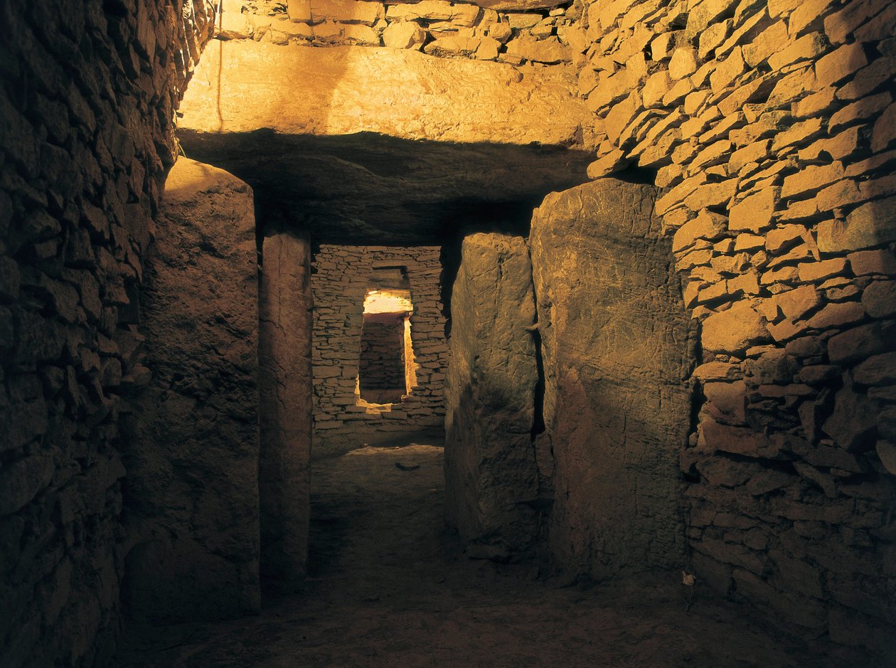 Pré-história: Boneca romana, enterro neolítico (3000 AC). Espanha, Andaluzia, Antequera. de Prehistoric Prehistoric