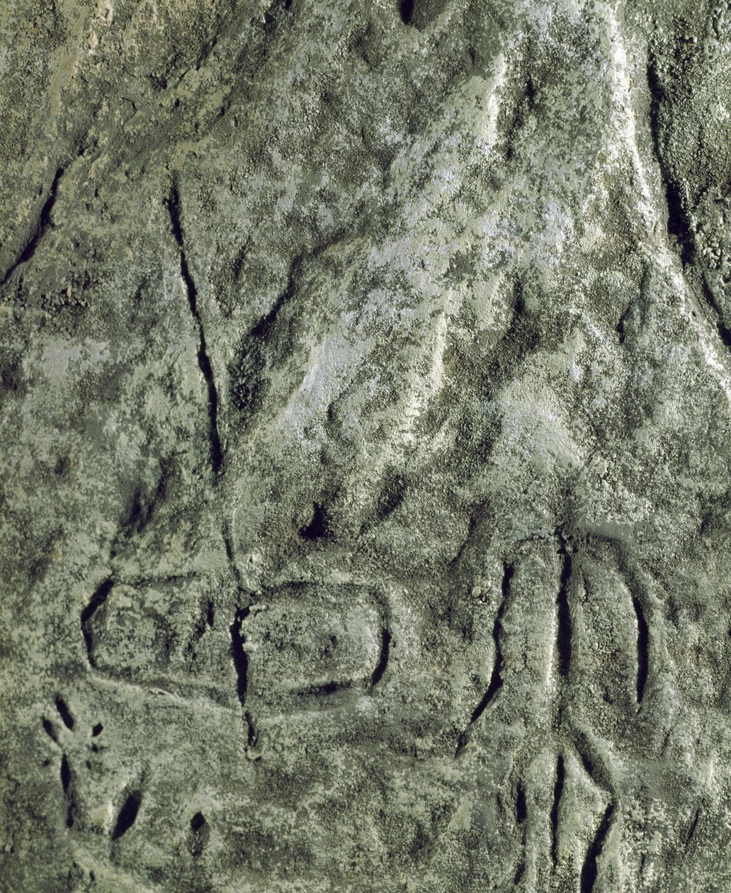 Pré-história, arte rupestre: petroglifo (grafite sobre pedra) de uma representação de um barco e de uma figura humana. neolítico, idade da pedra. (Azerbaijão) Idade do Bronze. Baku, Museu de História da Religião do Estado do Azerbaijão de Prehistoric Prehistoric