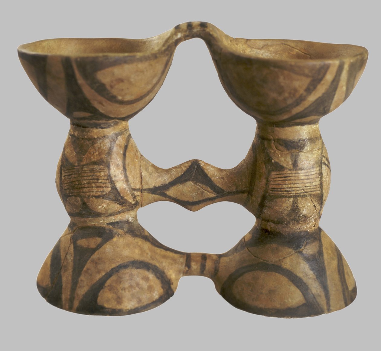 Embarcação de forma binocular, 4250-3850 BC de Prehistoric Russian Culture