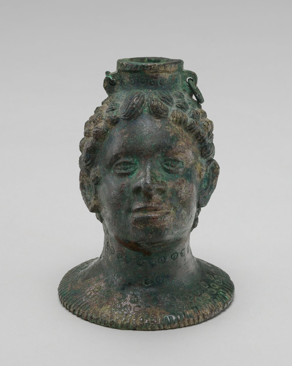 Recipiente em forma de cabeça de um africano de Probably Etruscan