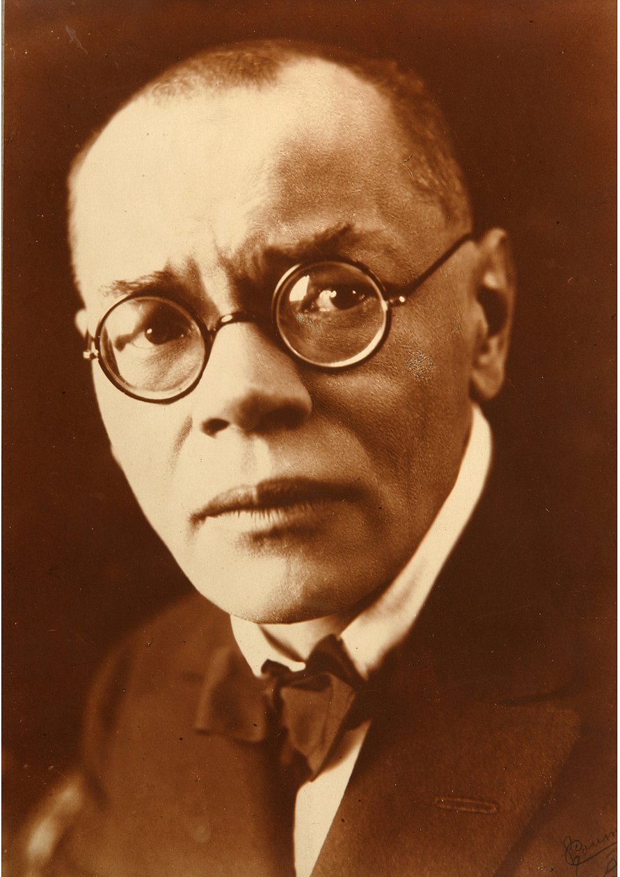 Retrato do autor Aleksey Mikhailovich Remizov (Aleksei, Alexei) (1877-1957). Fotografia de Pyotr Ivanovich Shumov (1872-1936) de Pyotr Ivanovich Shumov