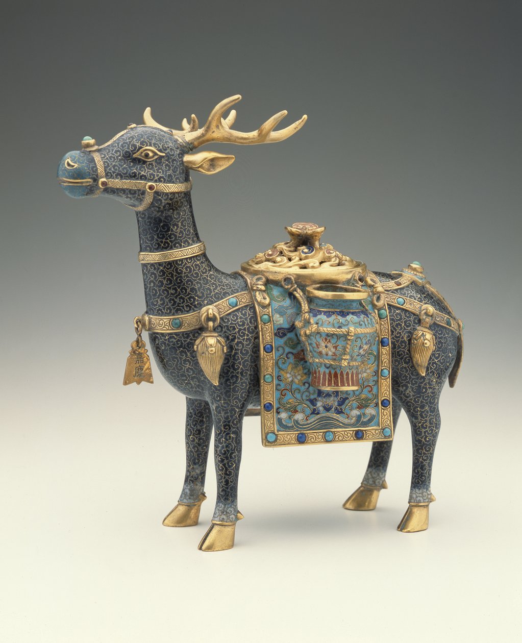Uma figura de um cervo (cloisonne esmalte) de Qing Dynasty Chinese School