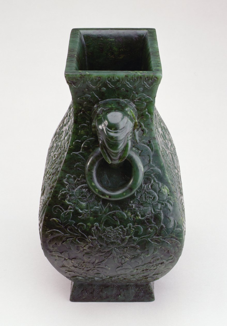 Vaso Imperial de Bronze Fang Hu Form, Período Qianlong (1736-96) (jade) de Qing Dynasty Chinese School