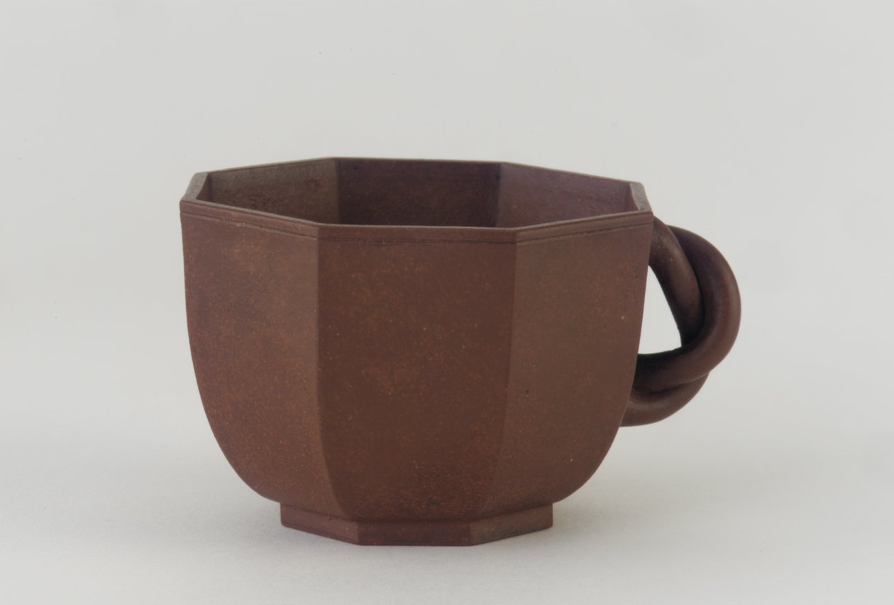 Taça octogonal, Chengzhai, provavelmente do século XIX (argila grés não vidrada) de Qing Dynasty Chinese School