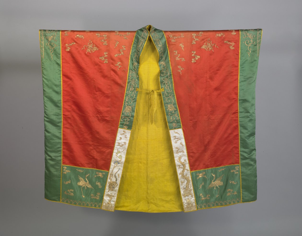 Veste ou "manto de descida" para um sacerdote taoísta de primeiro grau, finais do século XIX (seda bordada com fios de seda e fios metálicos) de Qing Dynasty Chinese School